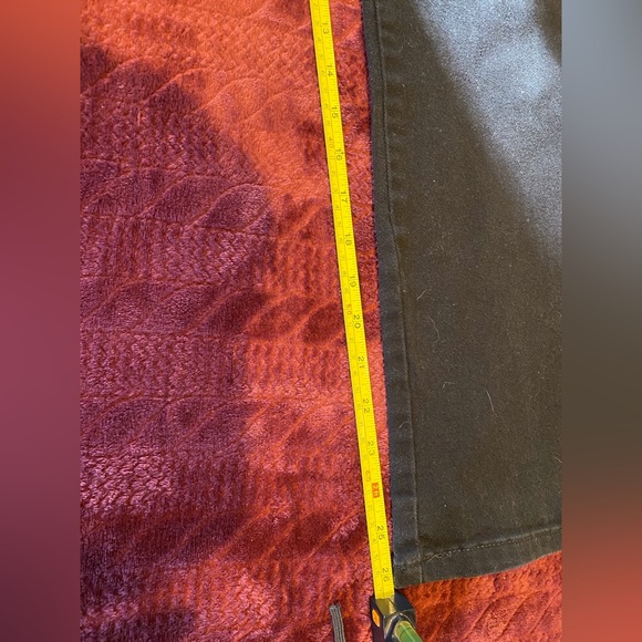 Gloria Vanderbilt black jeans. - Picture 6 of 6